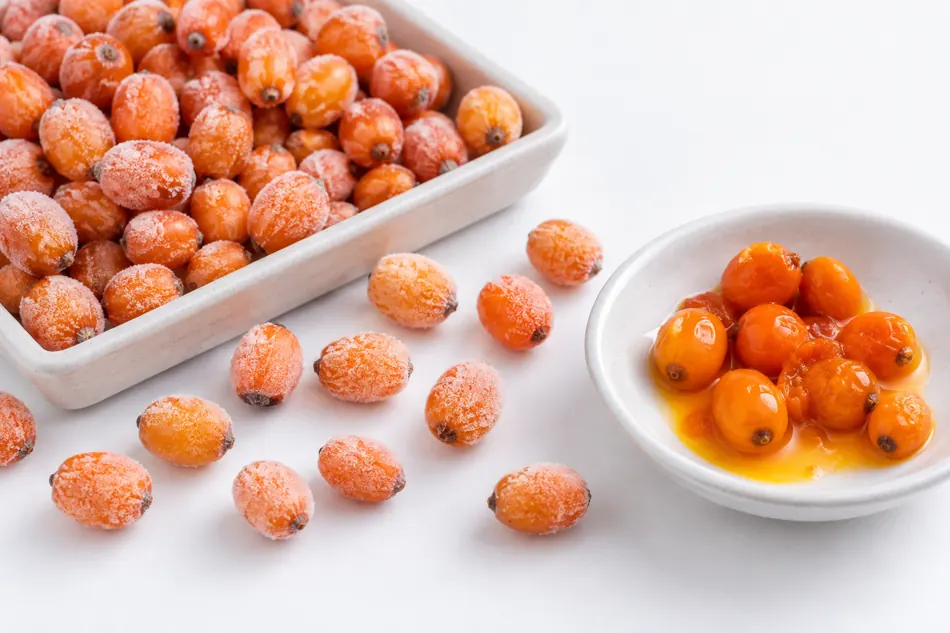 Frozen sea buckthorn handling